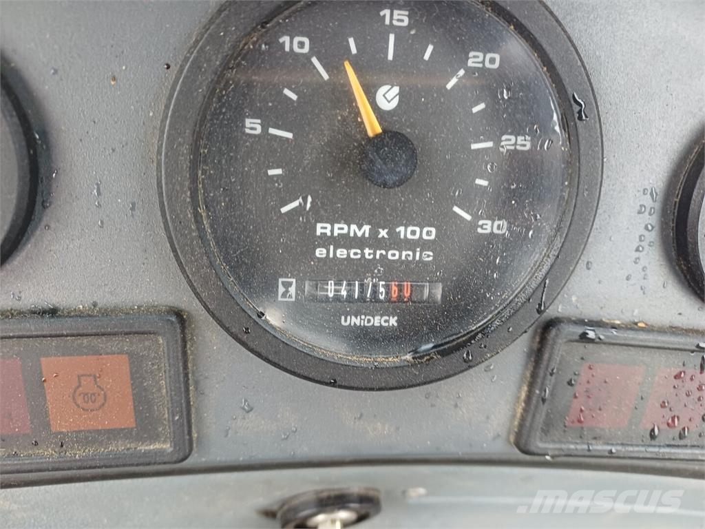 Fiat-Hitachi FB100 compact 4x4 traktorikaivuri Kotrórakodók