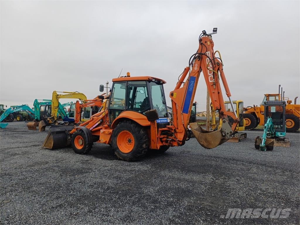 Fiat-Hitachi FB100 compact 4x4 traktorikaivuri Kotrórakodók