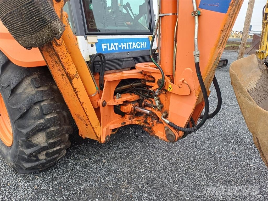 Fiat-Hitachi FB100 compact 4x4 traktorikaivuri Kotrórakodók