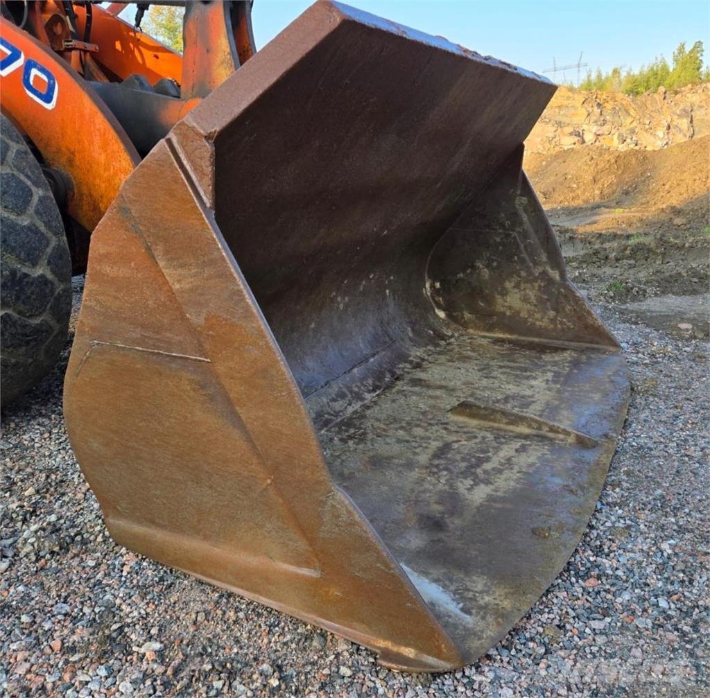 Fiat-Hitachi W270, rasvari, kauha Wielladers