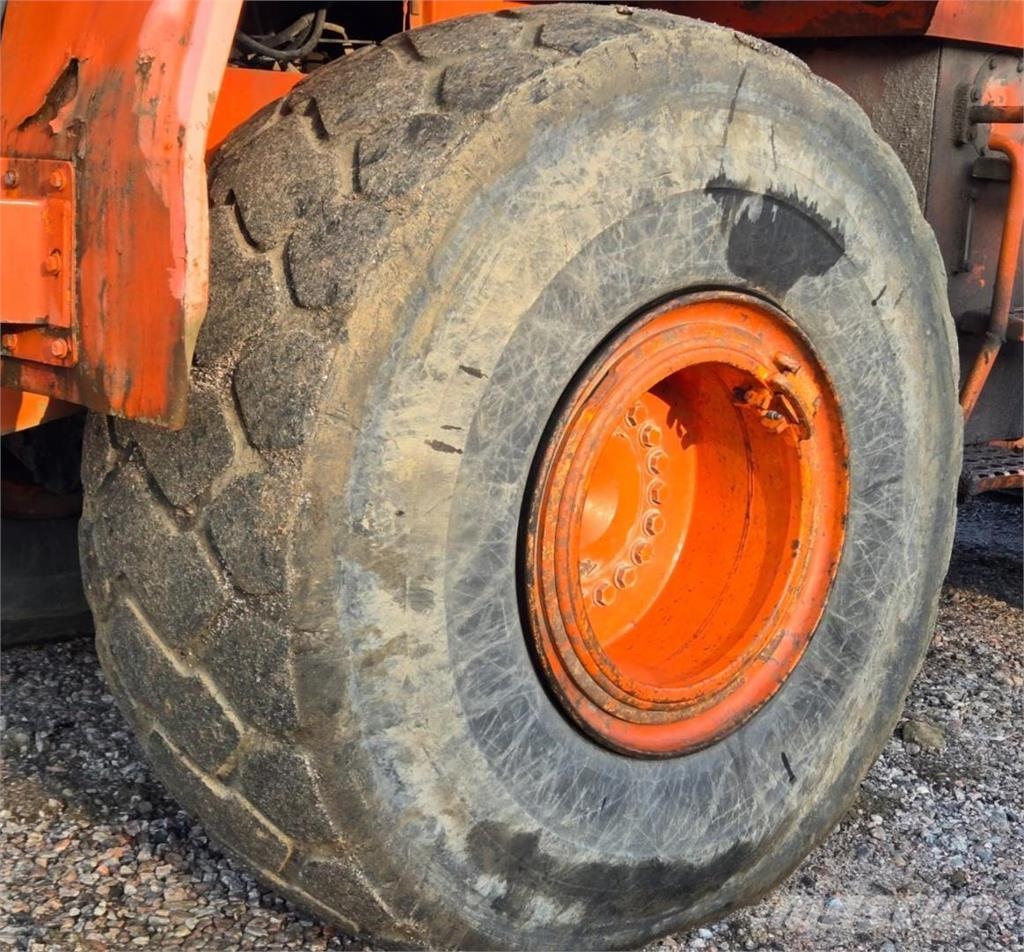 Fiat-Hitachi W270, rasvari, kauha Wielladers