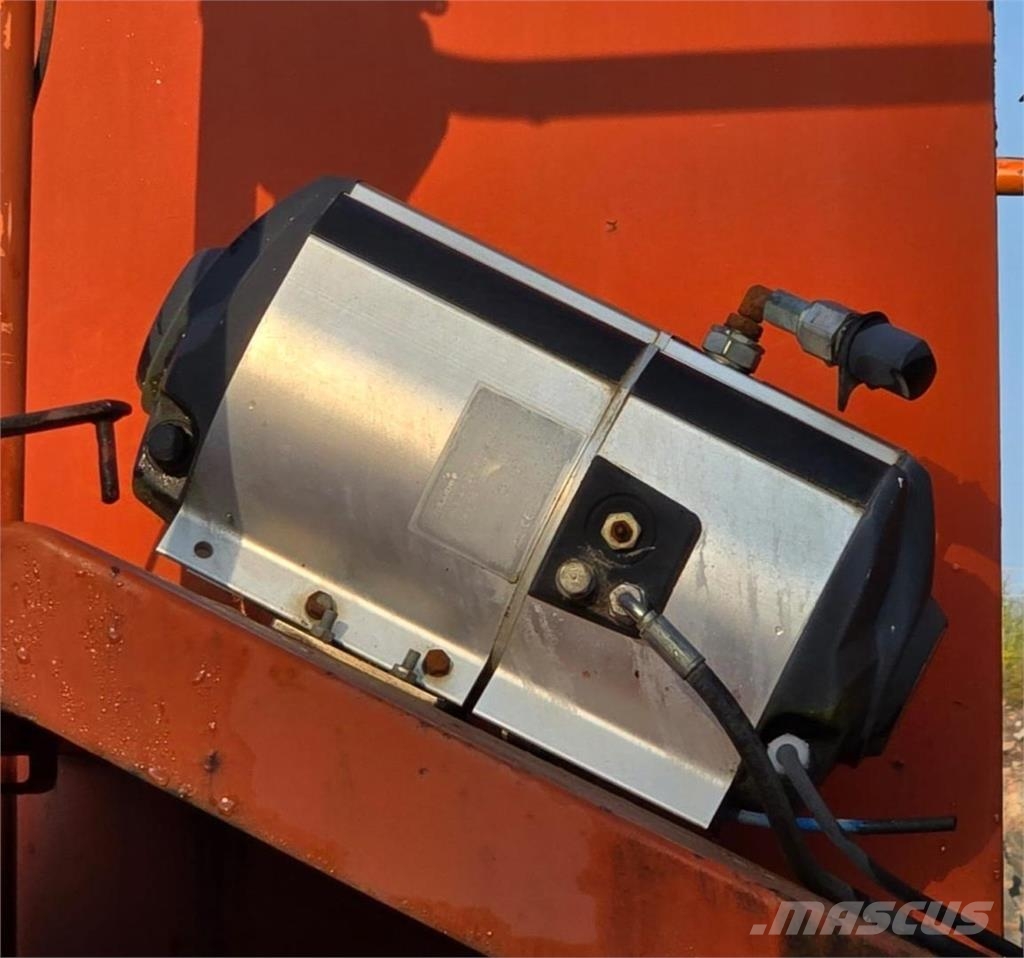 Fiat-Hitachi W270, rasvari, kauha Wielladers