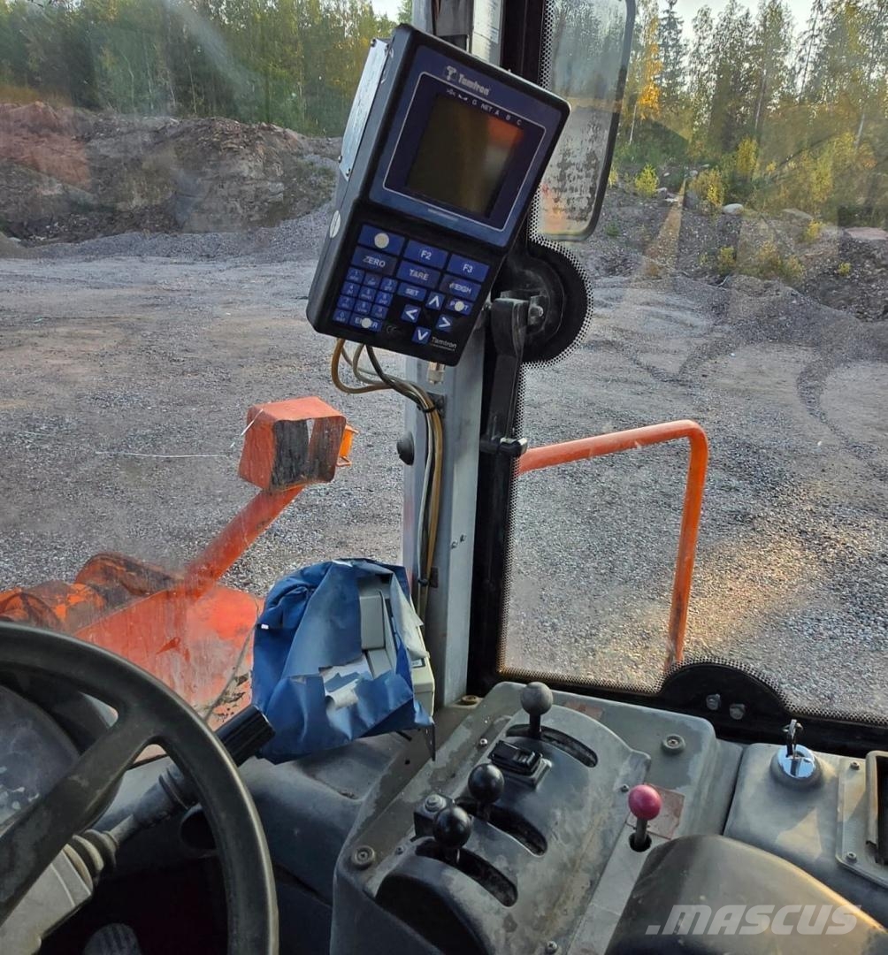 Fiat-Hitachi W270, rasvari, kauha Wielladers