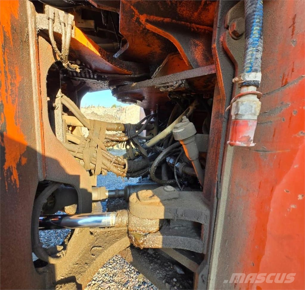Fiat-Hitachi W270, rasvari, kauha Wielladers