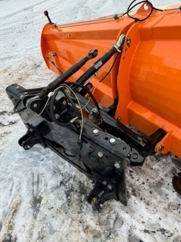 FMG AA300 刮雪板和犁