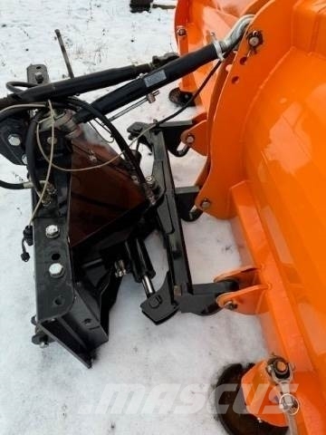 FMG AA300 刮雪板和犁