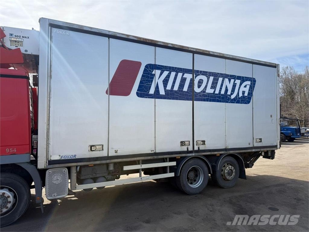  Fokor kokosivunaukeav kylmäkoneella Platformas