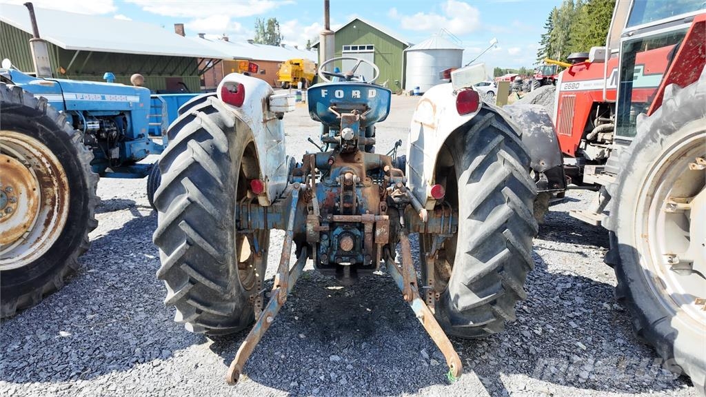 Ford 5000, ALKUPERÄISKUNTOINEN Traktorit