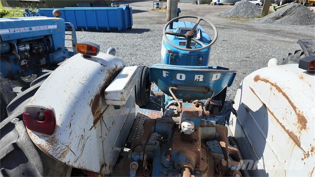 Ford 5000, ALKUPERÄISKUNTOINEN Traktorit