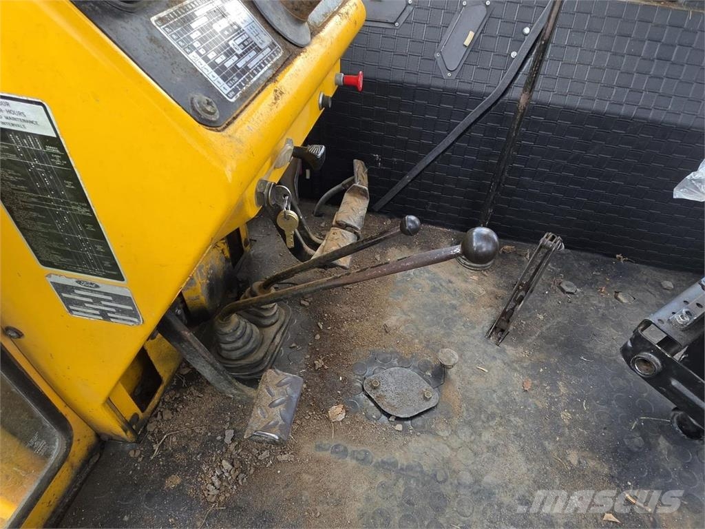 Ford 550, 2 kauhaa Ekskavaatorlaadurid