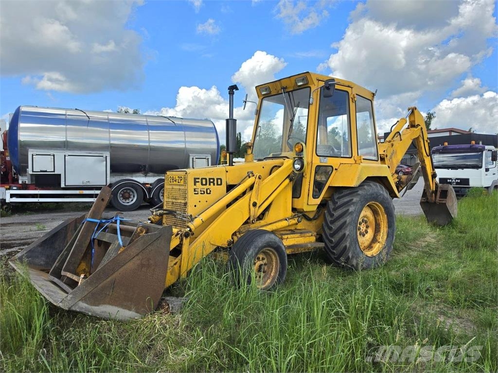 Ford 550, 2 kauhaa Ekskavaatorlaadurid