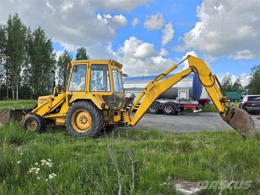 Ford 550, 2 kauhaa Ekskavaatorlaadurid