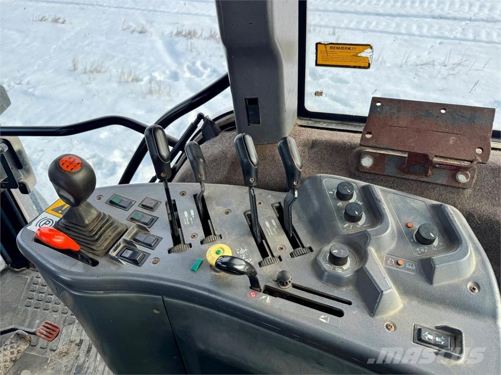 Ford 8770 الجرارات