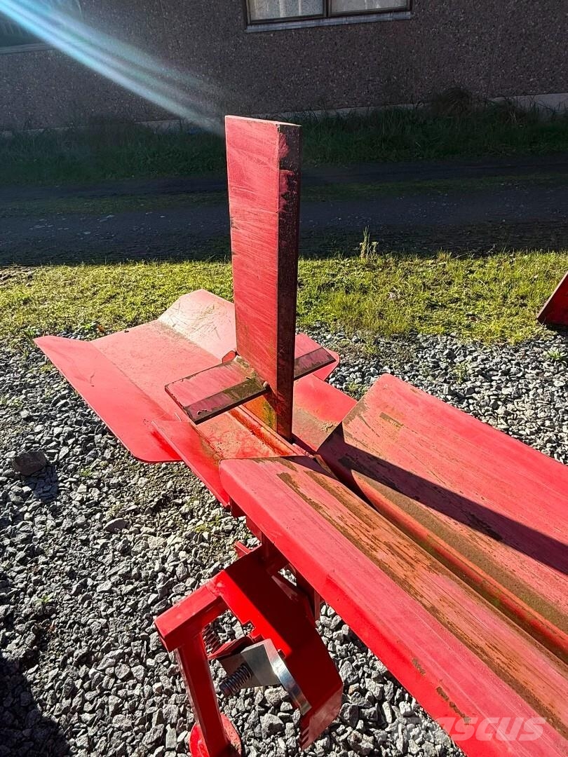 Hakki HH 100 VÄHÄN KÄYTETTY معدات الحِراجة - غير ذلك