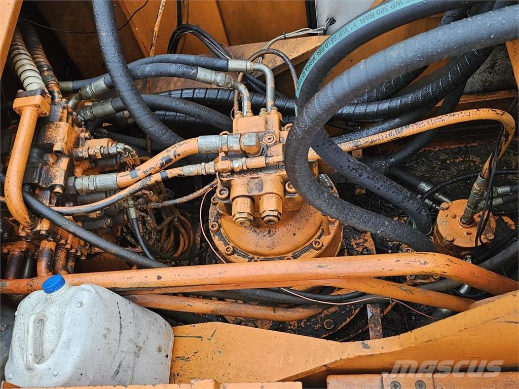 Halla HE280LC, Kuokkakauha Bageri gusjeničari