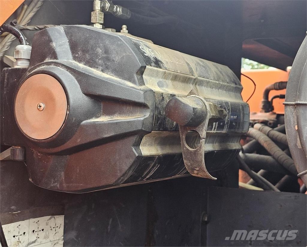 Hitachi EX200-5 pitkäpuomi Екскаватори з великим вилітом