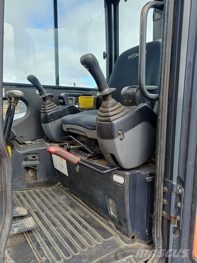 Hitachi Zaxis ZX50U Engcon pyörittäjällä Minigraafmachines < 7t