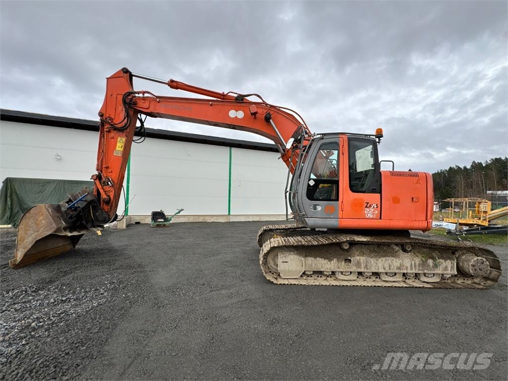 Hitachi ZX 225 US Gravemaskiner på larvebånd