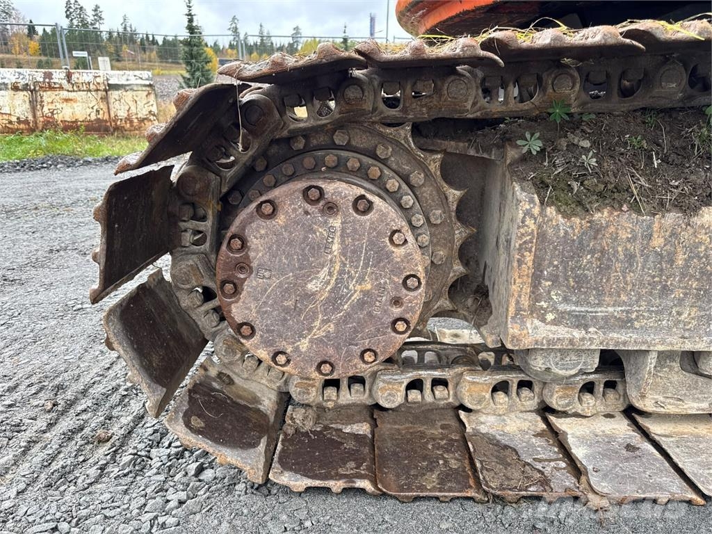 Hitachi ZX 225 US Gravemaskiner på larvebånd