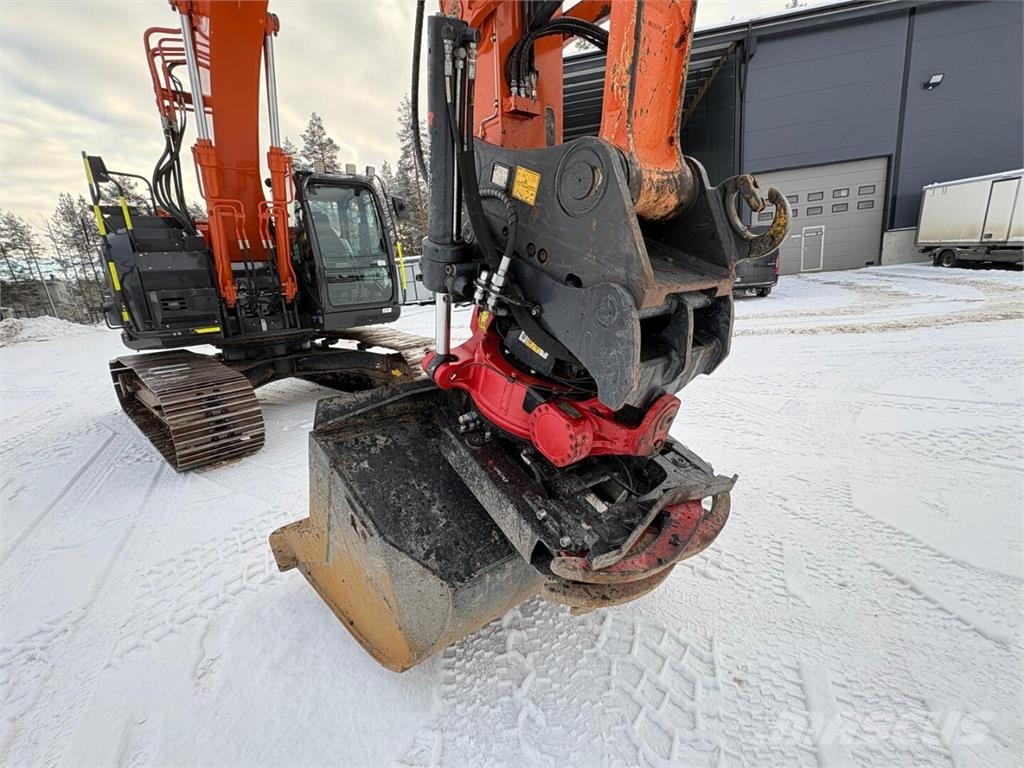 Hitachi ZX 225 USLC-6 Kāpurķēžu ekskavatori