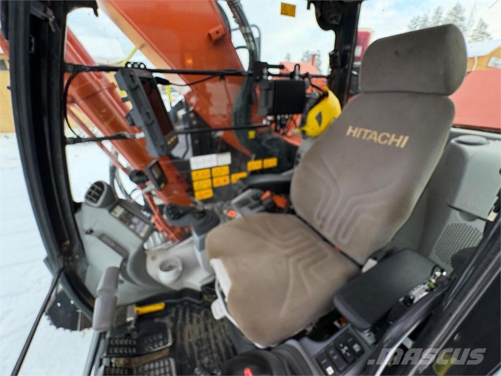 Hitachi ZX 225 USLC-6 Kāpurķēžu ekskavatori