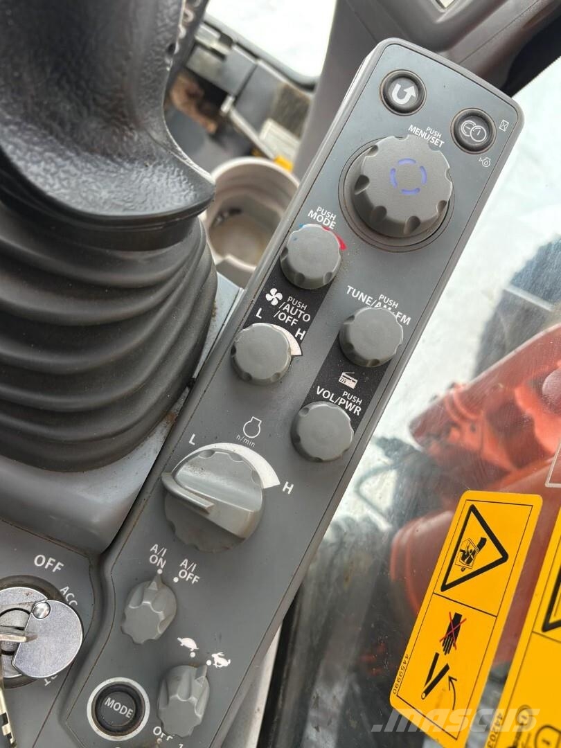 Hitachi ZX 225 USLC-6 Kāpurķēžu ekskavatori
