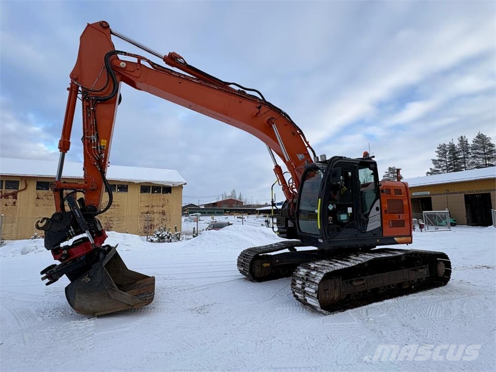 Hitachi ZX 225 USLC-6 Kāpurķēžu ekskavatori