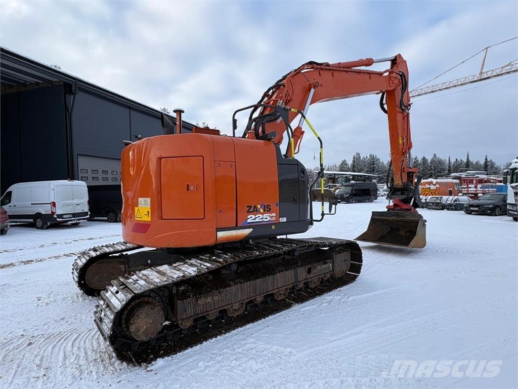 Hitachi ZX 225 USLC-6 Kāpurķēžu ekskavatori