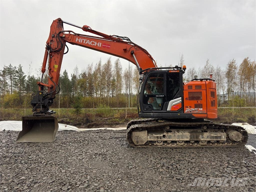 Hitachi ZX 225 USLC-7 Kāpurķēžu ekskavatori