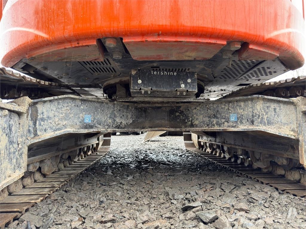 Hitachi ZX 225 USLC-7 Kāpurķēžu ekskavatori