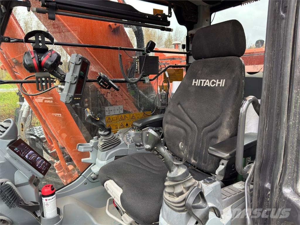 Hitachi ZX 225 USLC-7 Kāpurķēžu ekskavatori