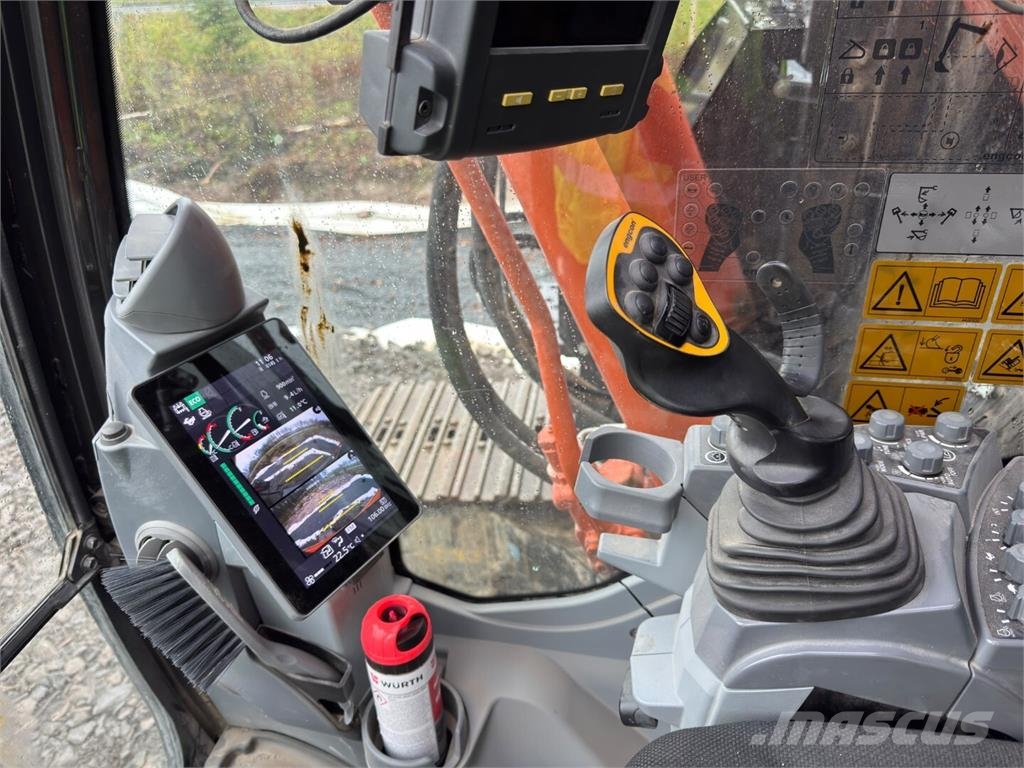 Hitachi ZX 225 USLC-7 Kāpurķēžu ekskavatori