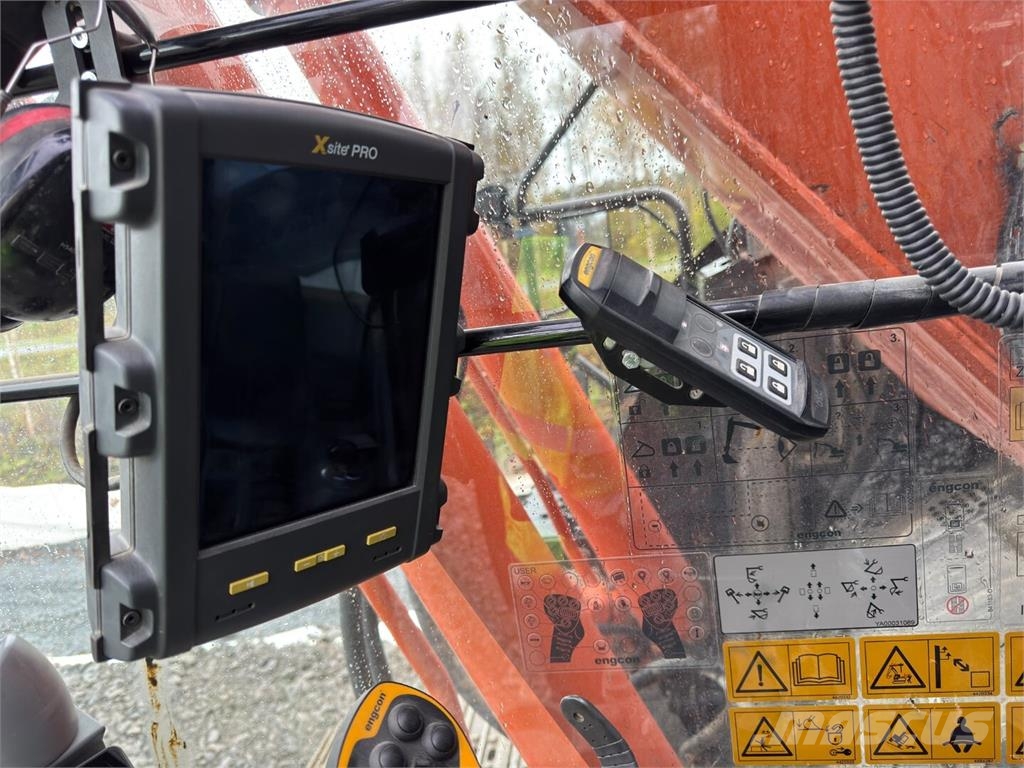 Hitachi ZX 225 USLC-7 Kāpurķēžu ekskavatori