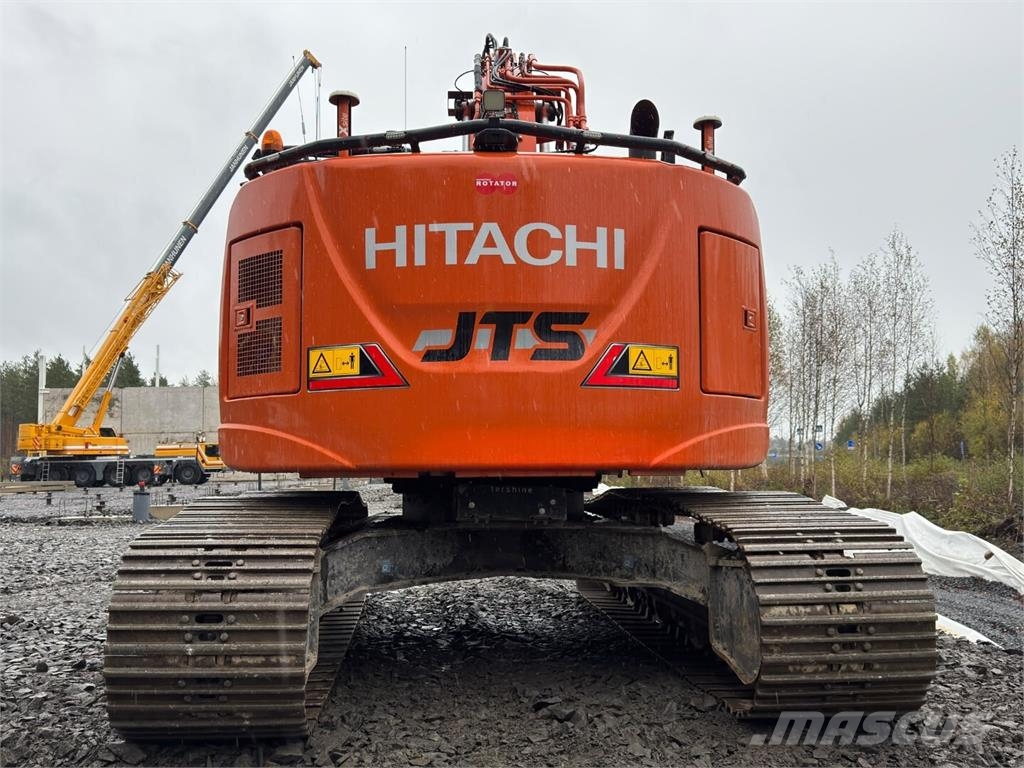 Hitachi ZX 225 USLC-7 Kāpurķēžu ekskavatori