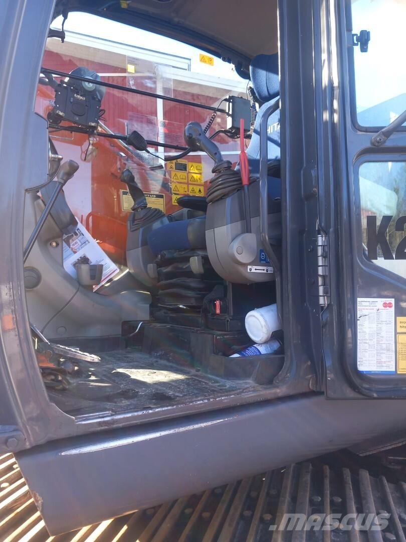 Hitachi ZX 225 USRLC-3 Roomikekskavaatorid