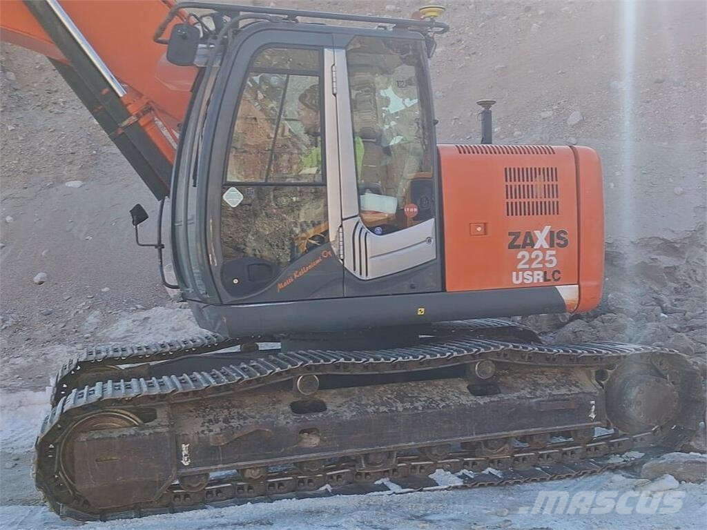 Hitachi ZX 225 USRLC-3 Roomikekskavaatorid