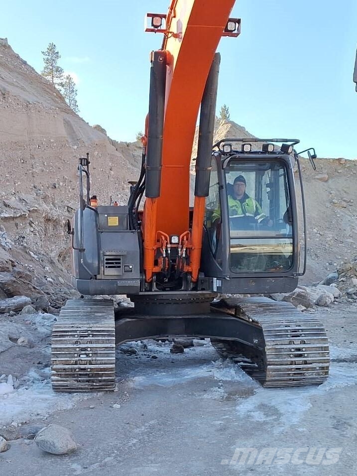 Hitachi ZX 225 USRLC-3 Roomikekskavaatorid