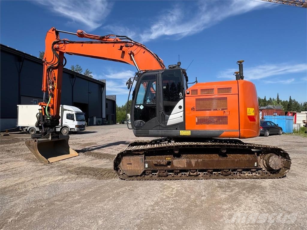 Hitachi ZX 225 USRLC-6 履带挖掘机