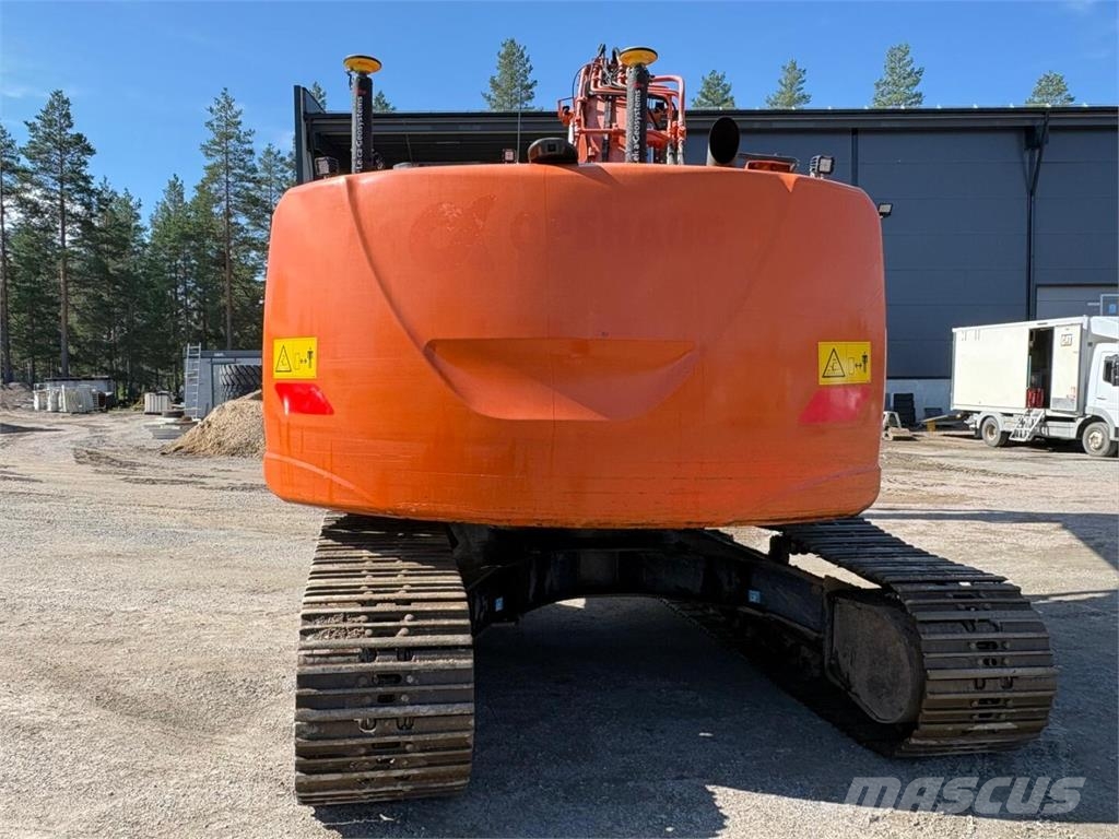 Hitachi ZX 225 USRLC-6 履带挖掘机