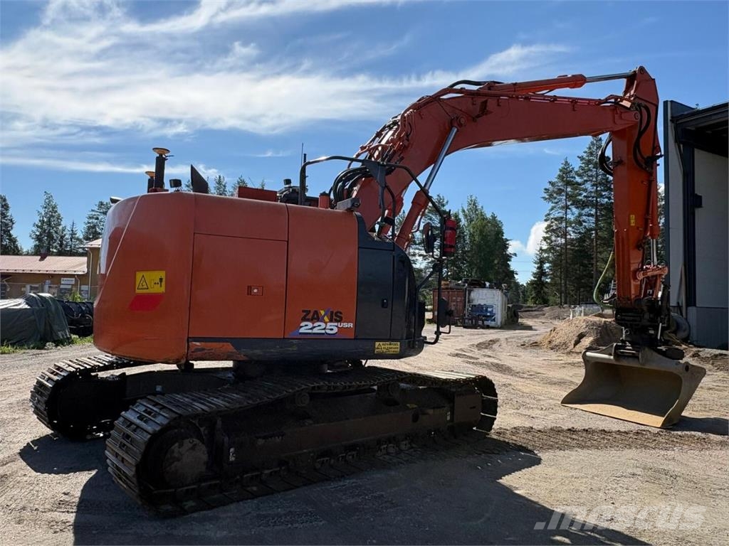 Hitachi ZX 225 USRLC-6 履带挖掘机