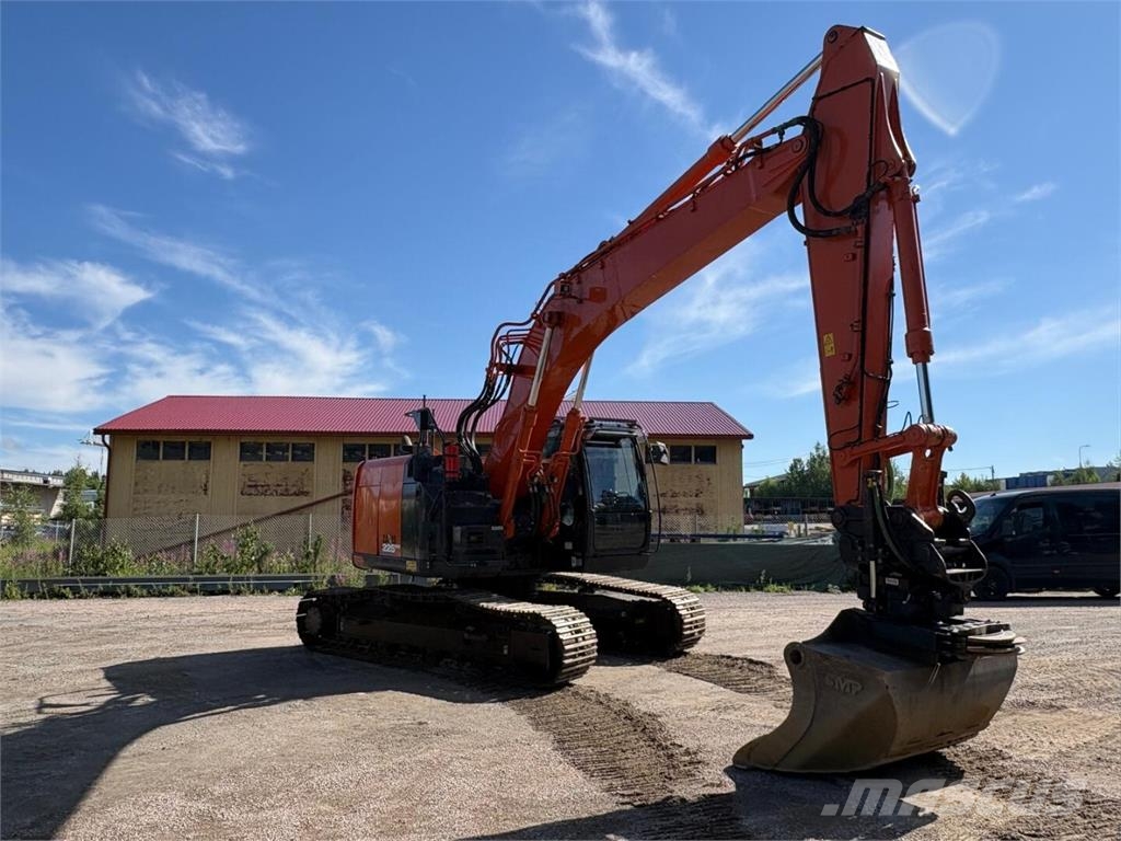 Hitachi ZX 225 USRLC-6 履带挖掘机