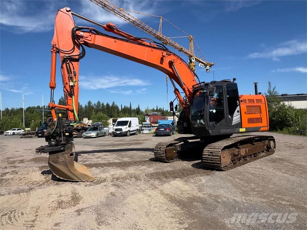 Hitachi ZX 225 USRLC-6 履带挖掘机