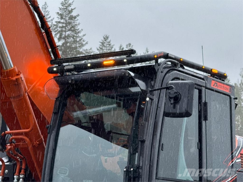 Hitachi ZX 225 USRLC-7 Pásová rýpadla