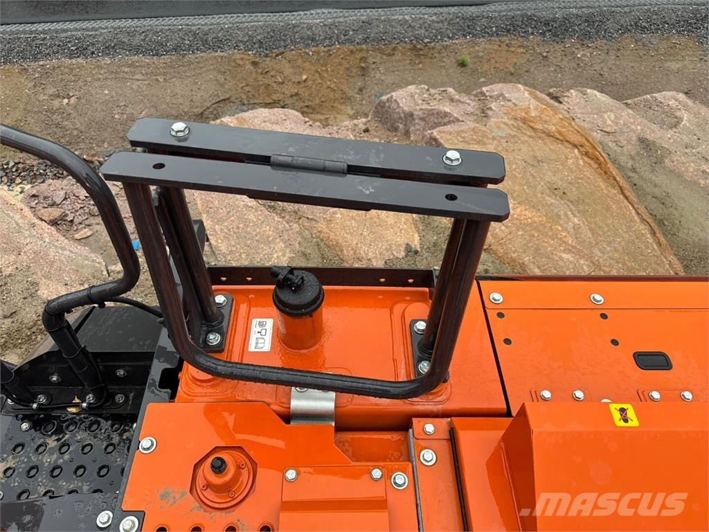 Hitachi ZX 225 USRLC-7 Pásová rýpadla