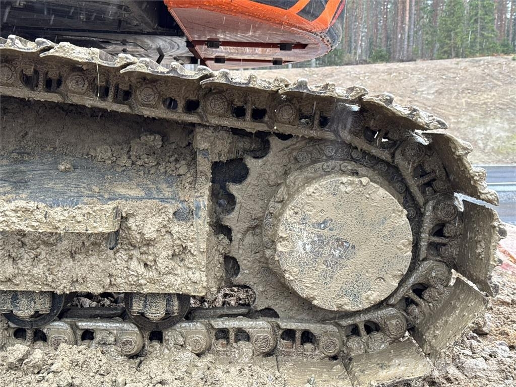 Hitachi ZX 225 USRLC-7 Pásová rýpadla