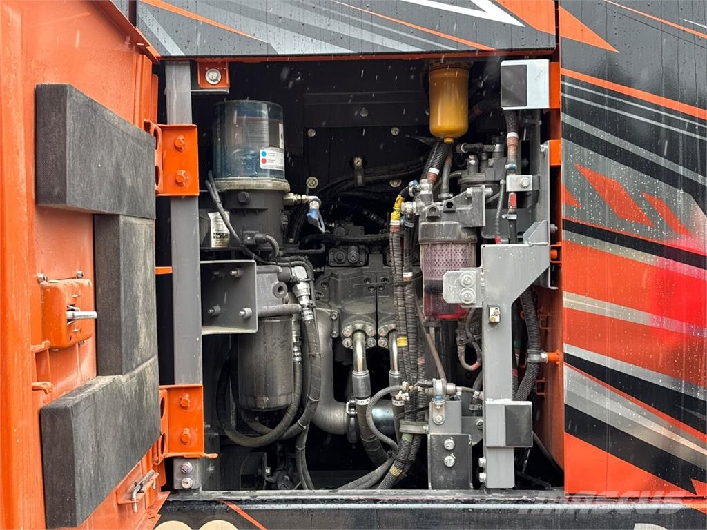 Hitachi ZX 225 USRLC-7 Pásová rýpadla