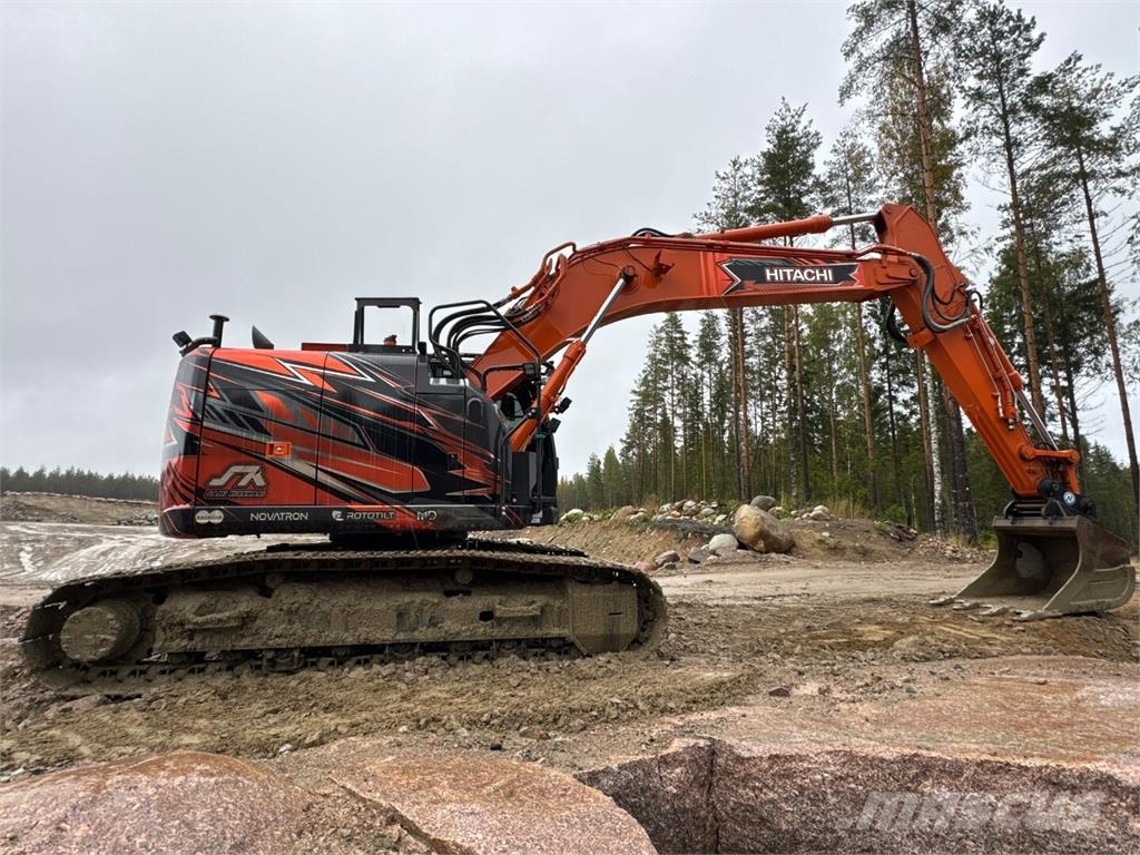 Hitachi ZX 225 USRLC-7 Pásová rýpadla