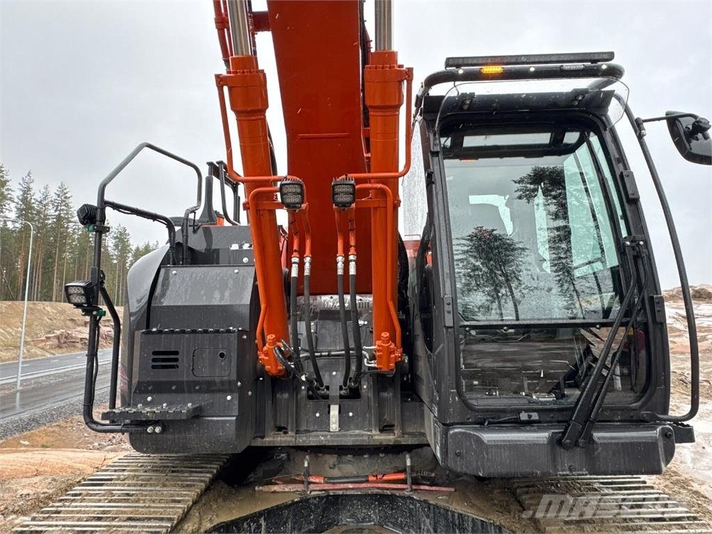 Hitachi ZX 225 USRLC-7 Pásová rýpadla