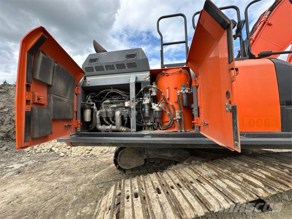 Hitachi ZX 300 LC-6 حفارات زحافة