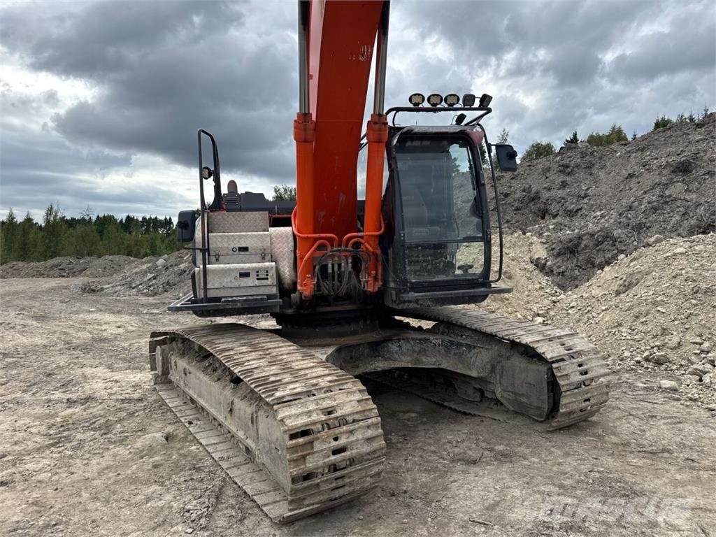 Hitachi ZX 300 LC-6 حفارات زحافة